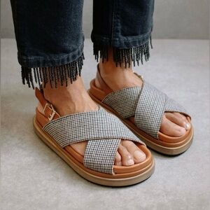 Alohas Marshmallow Sandals, tan, size 38 (7.5-8)